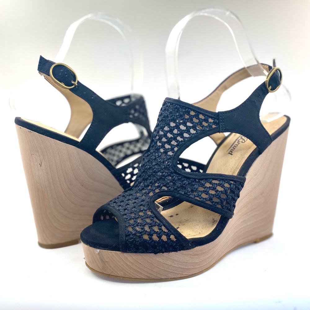 Lucky Brand wedge sandals size 7.5